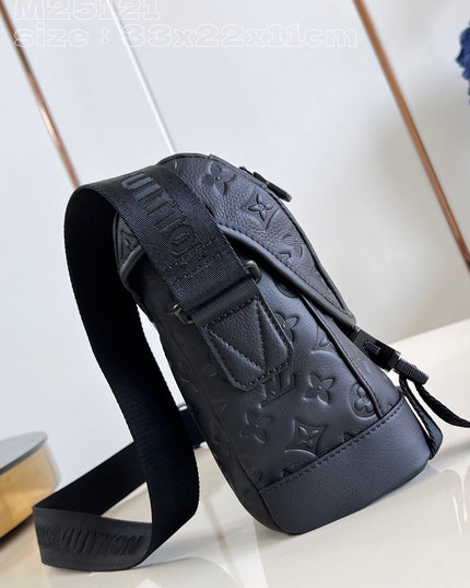 Louis Vuitton Messenger Voyager Pm Bag M25121
