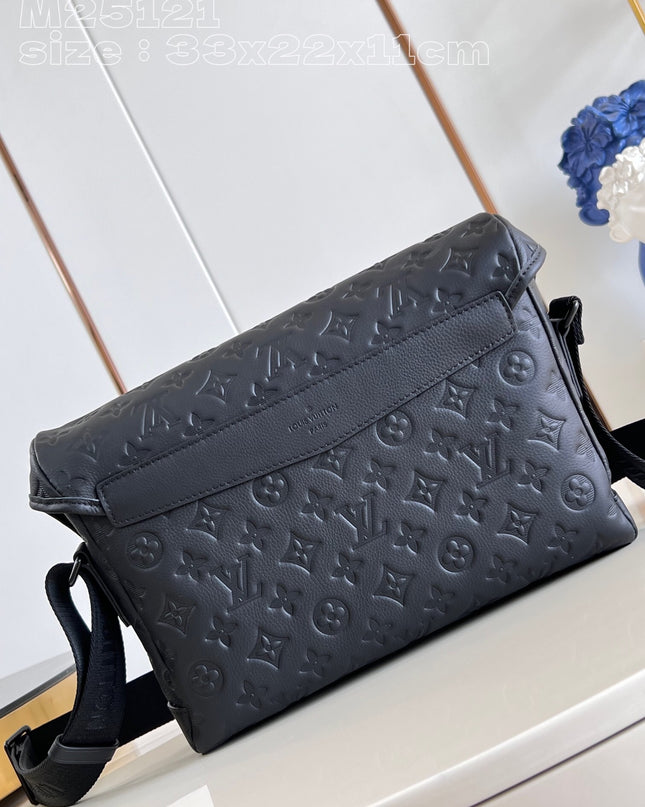 Louis Vuitton Messenger Voyager Pm Bag M25121
