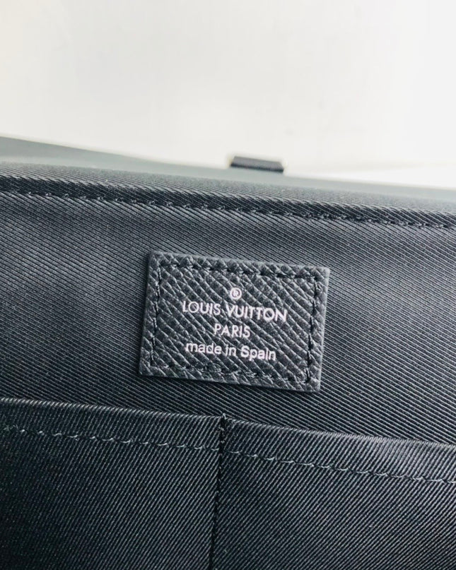 Louis Vuitton Monogram Eclipse New Messenger Bag M30746