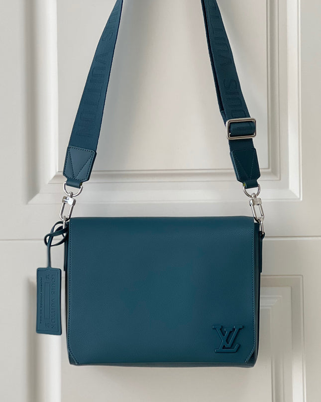 Louis Vuitton New Messenger Bag M59327