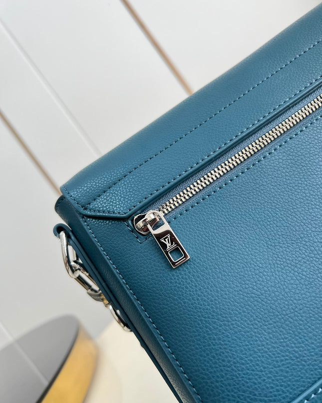 Louis Vuitton New Messenger Bag M59327