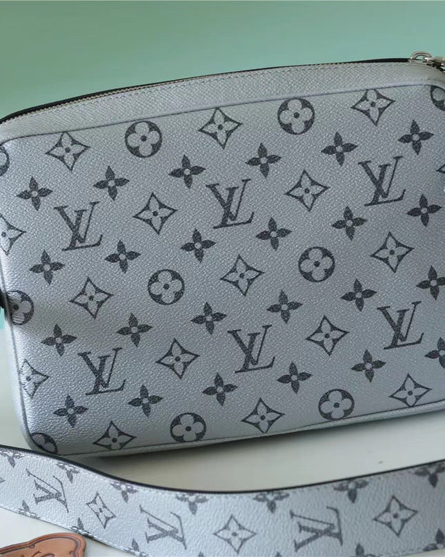 Louis Vuitton Outdoor Messenger Bag M30830