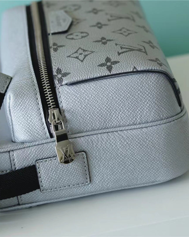 Louis Vuitton Outdoor Messenger Bag M30830