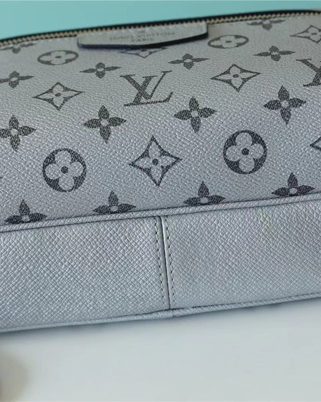 Louis Vuitton Outdoor Messenger Bag M30830