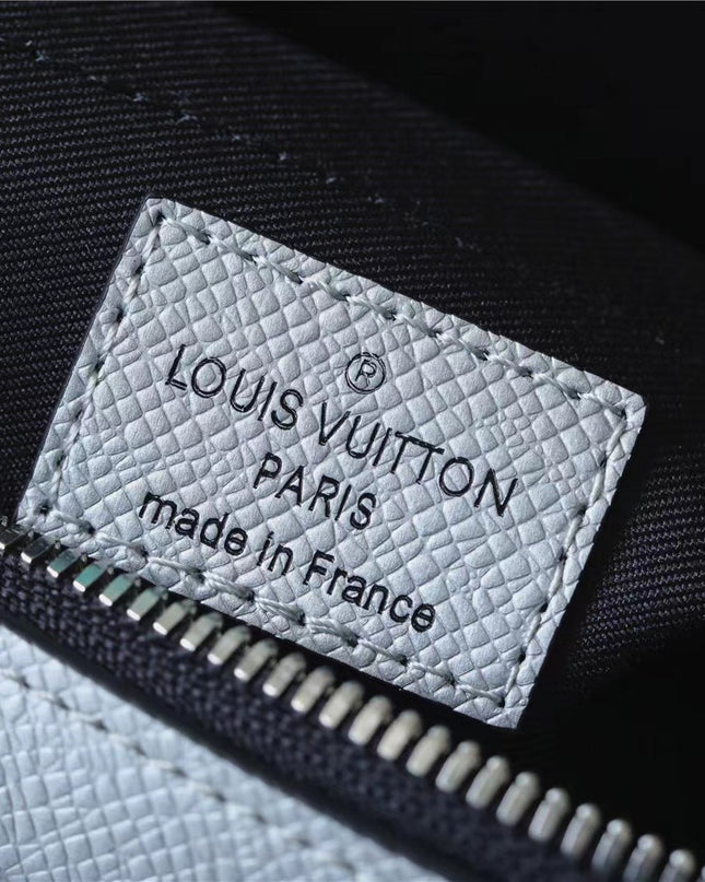 Louis Vuitton Outdoor Messenger Bag M30830
