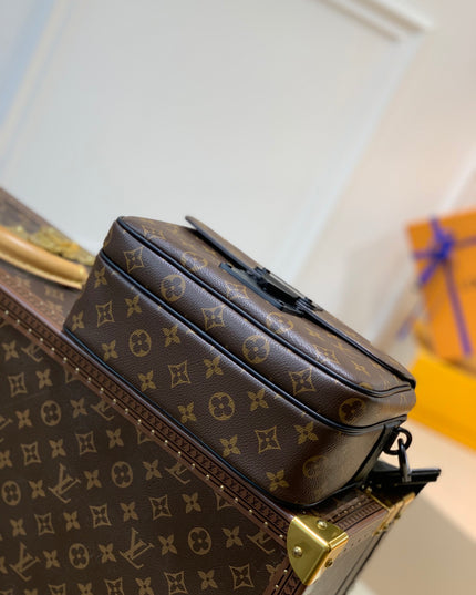 Louis Vuitton S Lock Messenger Bag M45806