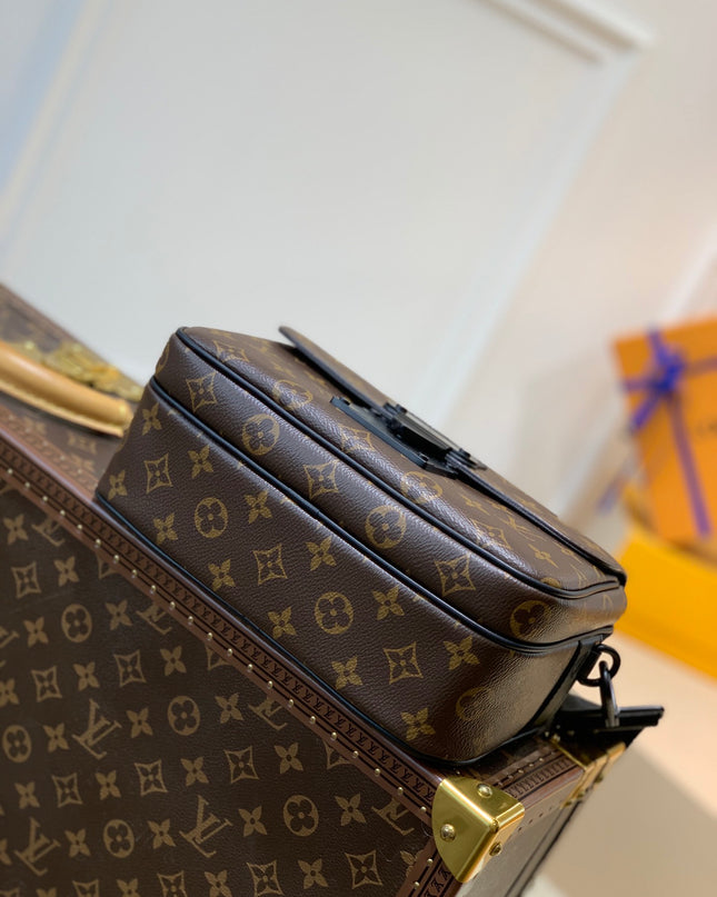 Louis Vuitton S Lock Messenger Bag M45806
