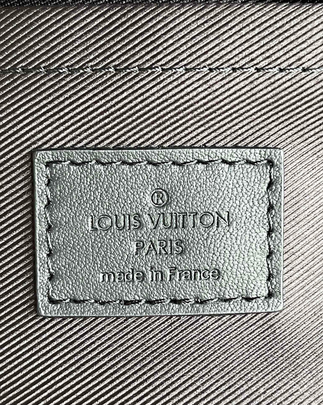 Louis Vuitton S Lock Messenger Bag M45863