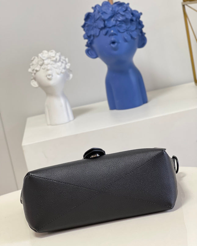 Louis Vuitton Saumur Messenger Bag M45911