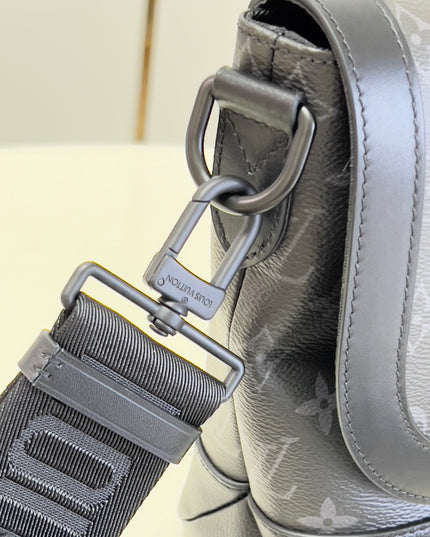 Louis Vuitton Saumur Messenger Bag M45911