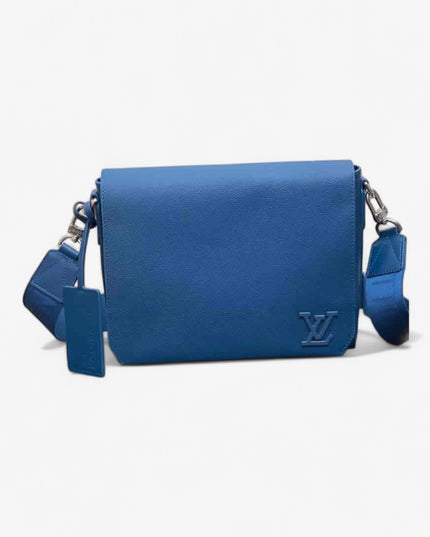 Louis Vuitton Takeoff Messenger Bag M23709