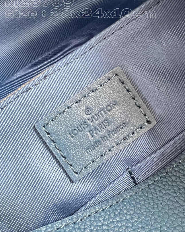 Louis Vuitton Takeoff Messenger Bag M23709