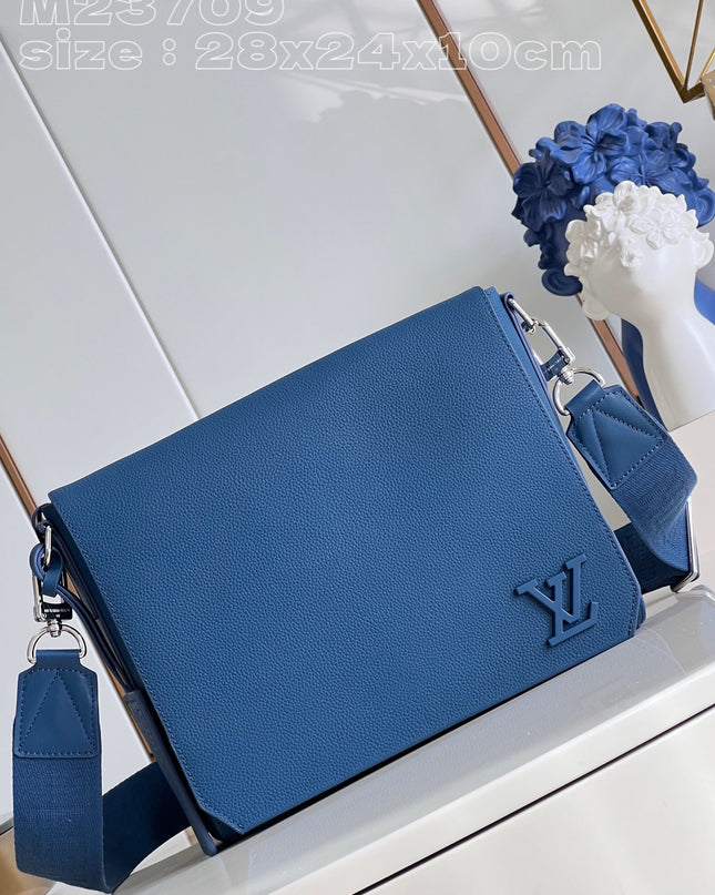 Louis Vuitton Takeoff Messenger Bag M23709
