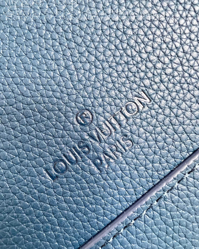 Louis Vuitton Takeoff Messenger Bag M23709