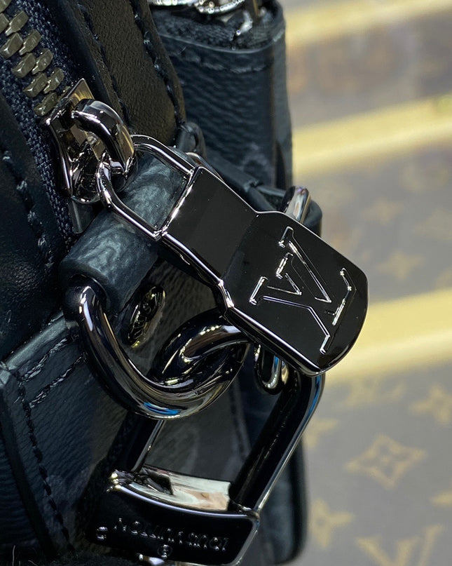 Louis Vuitton Trio Messenger Bag M69443