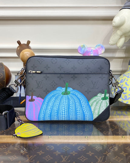 Louis Vuitton x Yayoi Kusama Trio Messenger Bag M46435