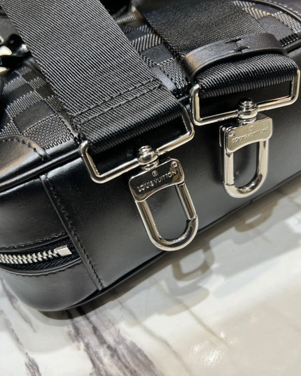 Louis Vuitton Sirius Messenger Bag N45286