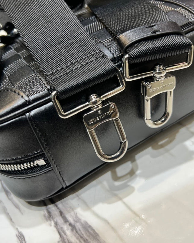 Louis Vuitton Sirius Messenger Bag N45286