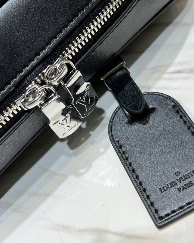Louis Vuitton Sirius Messenger Bag N45286